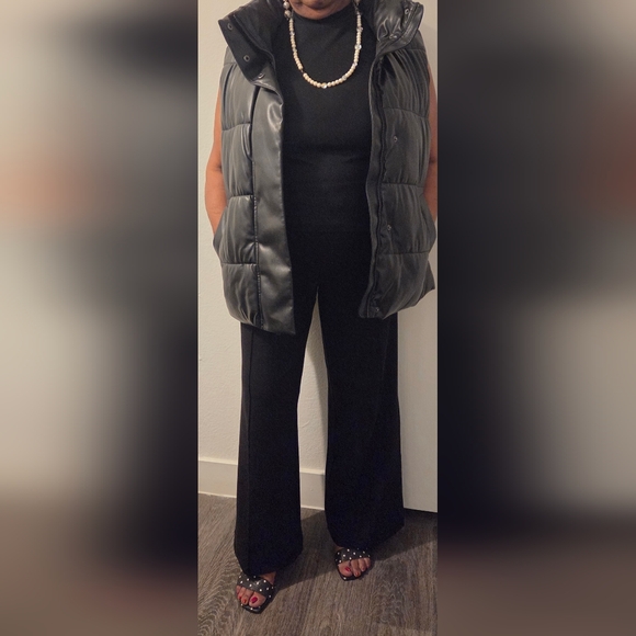 GAP Puffer Vest - Picture 1 of 6